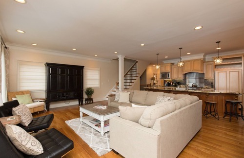 Mount Juliet Casa | Luxury Lake Living Close to the City! w/ optional pontoon boat with a slide!