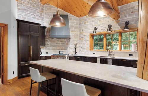 Charlevoix Casa | ¡Residencia ejecutiva en el lago Michigan con increíbles puestas de sol y colores de otoño!