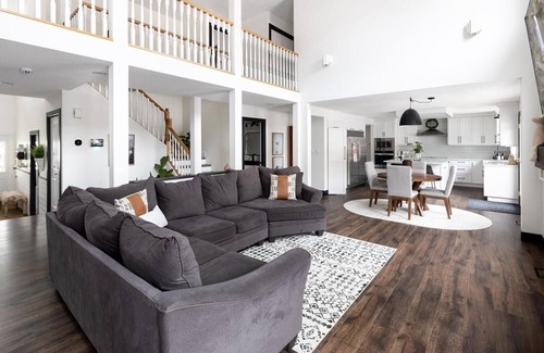 Vernon Casa | Luxury Lake view, minutes from the Kalamalka beach