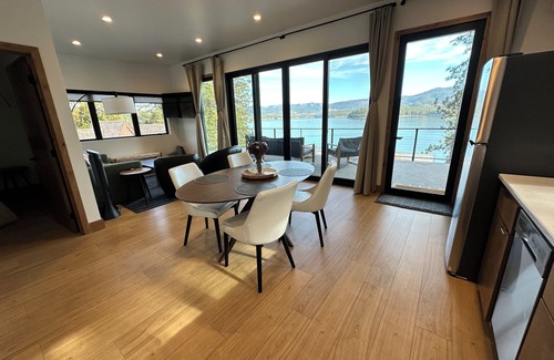 Clarksville Casa | Luxury Lake View