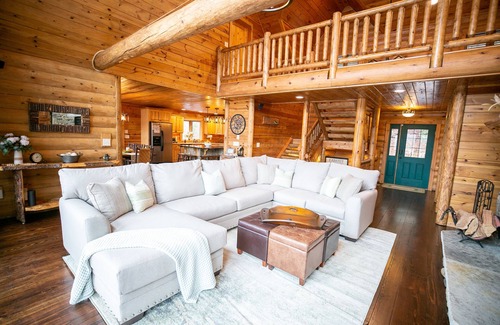 Topton Casa | Luxury Lakefront Cabin