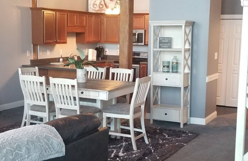 Cordova Condominio | Luxury Lakefront Dream- The Perfect Getaway