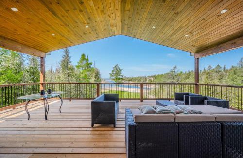 Stokes Bay Chalet De Esquí | Luxury Lakefront Escape W Games Room