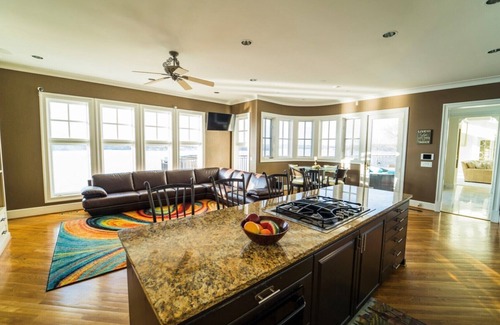 Steele Creek Casa | LUGAR DE LUJO LAKEFRONT