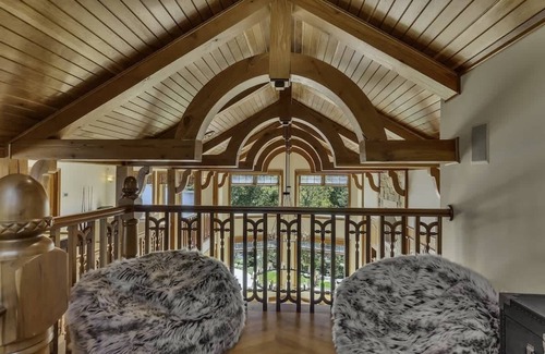 Blue Eye Casa | Boater/Golfer's Paradise! 9BR Lakefront Home, Pool