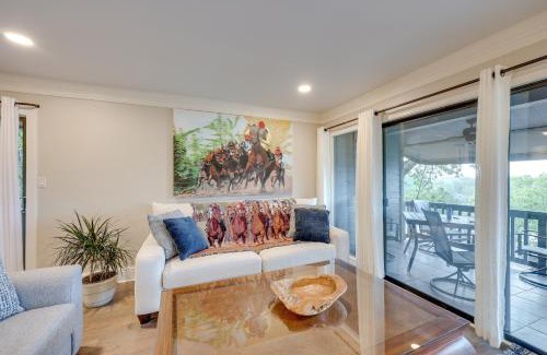 Lake Hamilton Apartamento | Luxury Lakefront Hot Springs Condo with Pools!