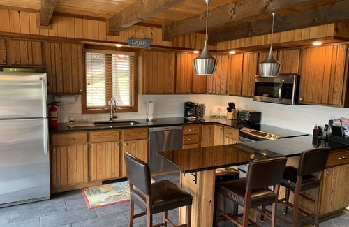 Wallenpaupauk Lake Estates Chalet De Esquí | Lujo frente al lago Pocono Retreat, Lake Ariel, cerca del lago Wallenpaupack