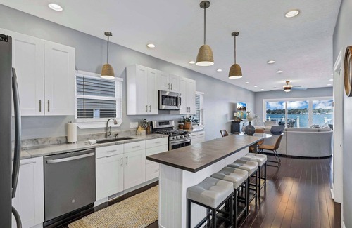 Buckeye Lake Casa | Luxury Lakefront Retreat | Sleeps 8 | +Dock
