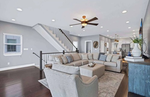 Buckeye Lake Casa | Luxury Lakefront Retreat | Sleeps 8 | +Dock