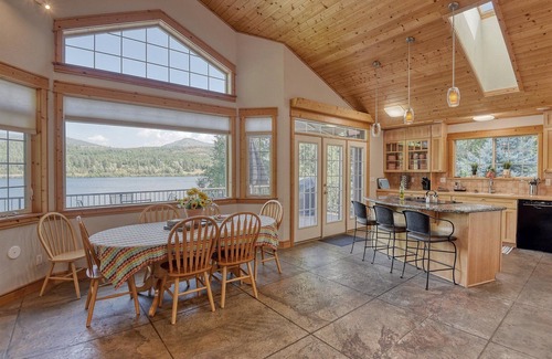 Bonner County Casa | Luxury Lakefront Retreat