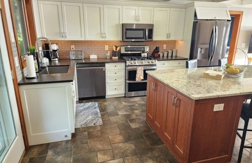 Nisswa Cabina | Luxury Lakefront Retreat:Hot Tub, Game Room, Spectacular Views