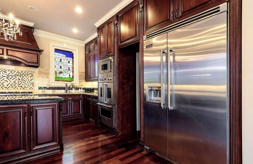 Atlanta Casa | Luxury Lakefront-Theatre-Huge Yard-Mins to DT ATL