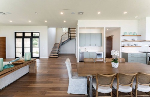 Granite Shoals Casa | Beachy Vibes & 5-Star Comfort - Spacious Living, Gym, Pool & Pickleball Court
