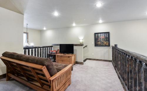 Indian Point Casa | Luxury Lakefront Villa 2 mi to SDC HUGE POOL Kayaks Dock