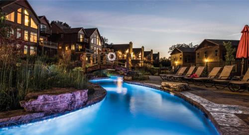 Indian Point Casa | Luxury Lakefront Villa 2 mi to SDC HUGE POOL Kayaks Dock