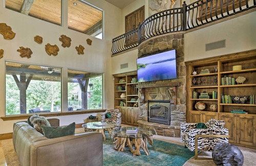 Eagle Villa | Luxury Lakeside Home w/ Game Room: Near Dtwn!