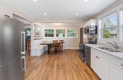 Oden Casa | Lakefront Cottage on Shallow Sandy Bottom Water