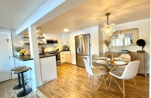 East Olympia Casa | Luxury Lakeside Retreat-S'mores Hot tub Watersports