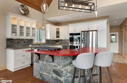 Kearney Cabaña | Luxury Lakeview Dream Cottage with Hot Tub