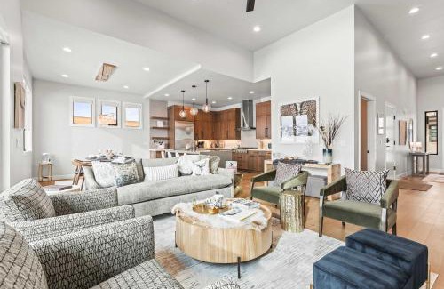 Hideout Casa | Luxury Lakeview Retreat A Jordanelle Gem in Hideout, Utah