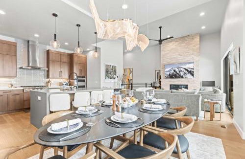 Hideout Casa | Luxury Lakeview Retreat A Jordanelle Gem in Hideout, Utah