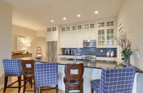 Lancaster Condominio | Luxury Lancaster Downtown Condo - 3 blocks from Central Market!