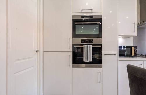 Basildon Casa | Luxury Langdon Hill Retreat | Jacuzzi Hot Tub| Gym Equipment | Basildon