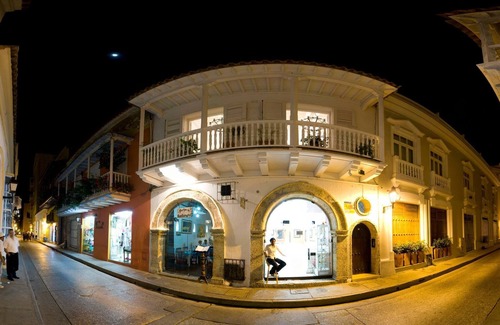 Cartagena District Apartamento | Luxury Large Apartment With Colonial Balcony