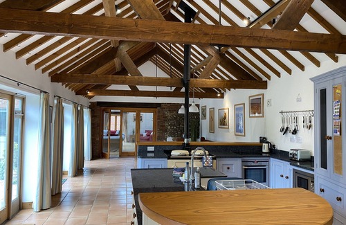 Fakenham Casa | Luxury Large Barn Close to North Norfolk Beaches