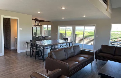 Panguitch Otro | Luxury Large Farm Home @ Stoney Farms -NO CHOREs