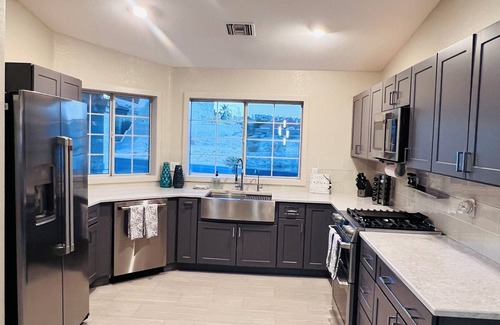 Laughlin Casa | Luxury Laughlin River and Lake Oasis / Beautiful Backyard w/ Pool / 3bed 2bath
