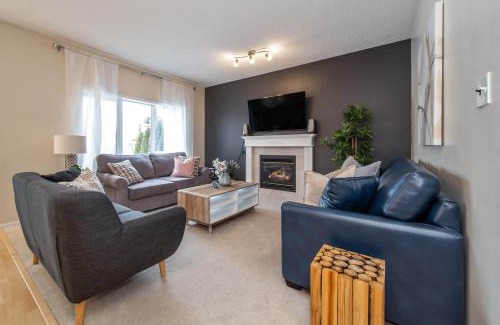 West Edmonton Casa | Luxury Lewis Estates Golf Course View Home By Henday, Whitemud, WEM, Acheson!