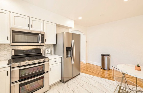 Linden Hills Casa | Luxury Linden Hills: 3BR + Lounge Near Bde Maka Ska