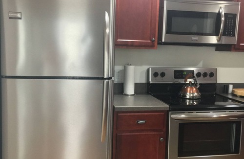 Bennington Apartamento | Luxury Living High Above the Center of Town.