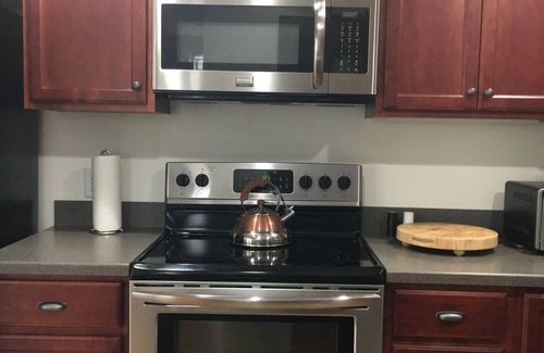 Bennington Apartamento | Luxury Living High Above the Center of Town.