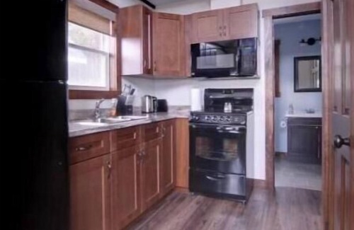 Rocky Harbour Chalet De Esquí | Luxury living in our Yellow two bedroom Chalet!