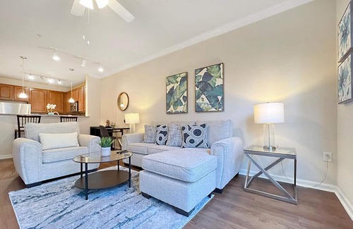 Carver City - Lincoln Gardens Apartamento | Luxury Living in Central Tampa, Work from Home