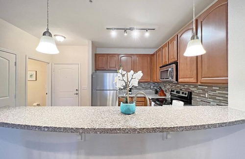 Carver City - Lincoln Gardens Apartamento | Luxury Living in Central Tampa, Work from Home