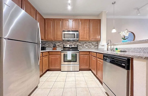 Carver City - Lincoln Gardens Apartamento | Luxury Living in Central Tampa, Work from Home