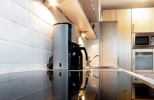Vorderegg Apartamento | Luxury Living near Weissensee +Balcony +Netflix