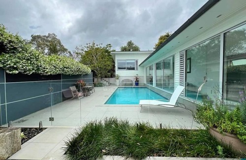 Narrow Neck Casa | Luxury Living Steps from Narrow Neck Beach!