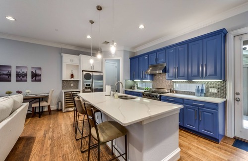 Knox - Henderson Casa | Luxury Living - Uptown Dallas - Sleeps 8!