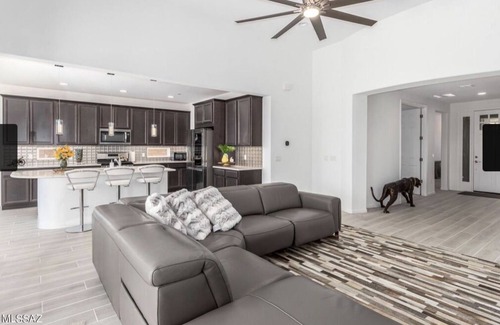 Marana Casa | Luxury Location Views near Ritz Carlton