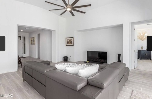 Marana Casa | Luxury Location Views near Ritz Carlton