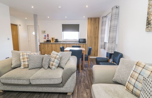 Meliden Cabaña | LUXURY LODGE 44, pet friendly, character holiday cottage in Dyserth