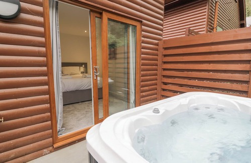 Dyserth Cabaña | Luxury Lodge 46