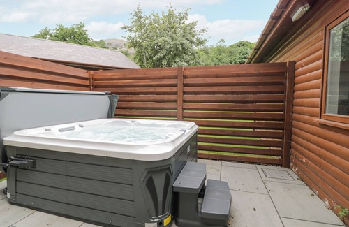 Dyserth Cabaña | Luxury Lodge 69