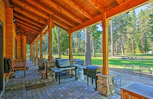 Cle Elum Casa | Luxury Lodge Hot Tub, Snowmobiling and ATV Access!