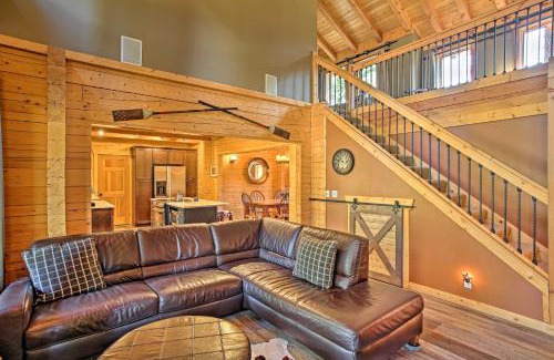 Cle Elum Casa | Luxury Lodge Hot Tub, Snowmobiling and ATV Access!