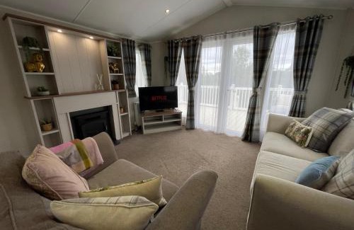 Prestonpans Otro | Luxury Lodge in Seton Sands, Willerby Sheraton